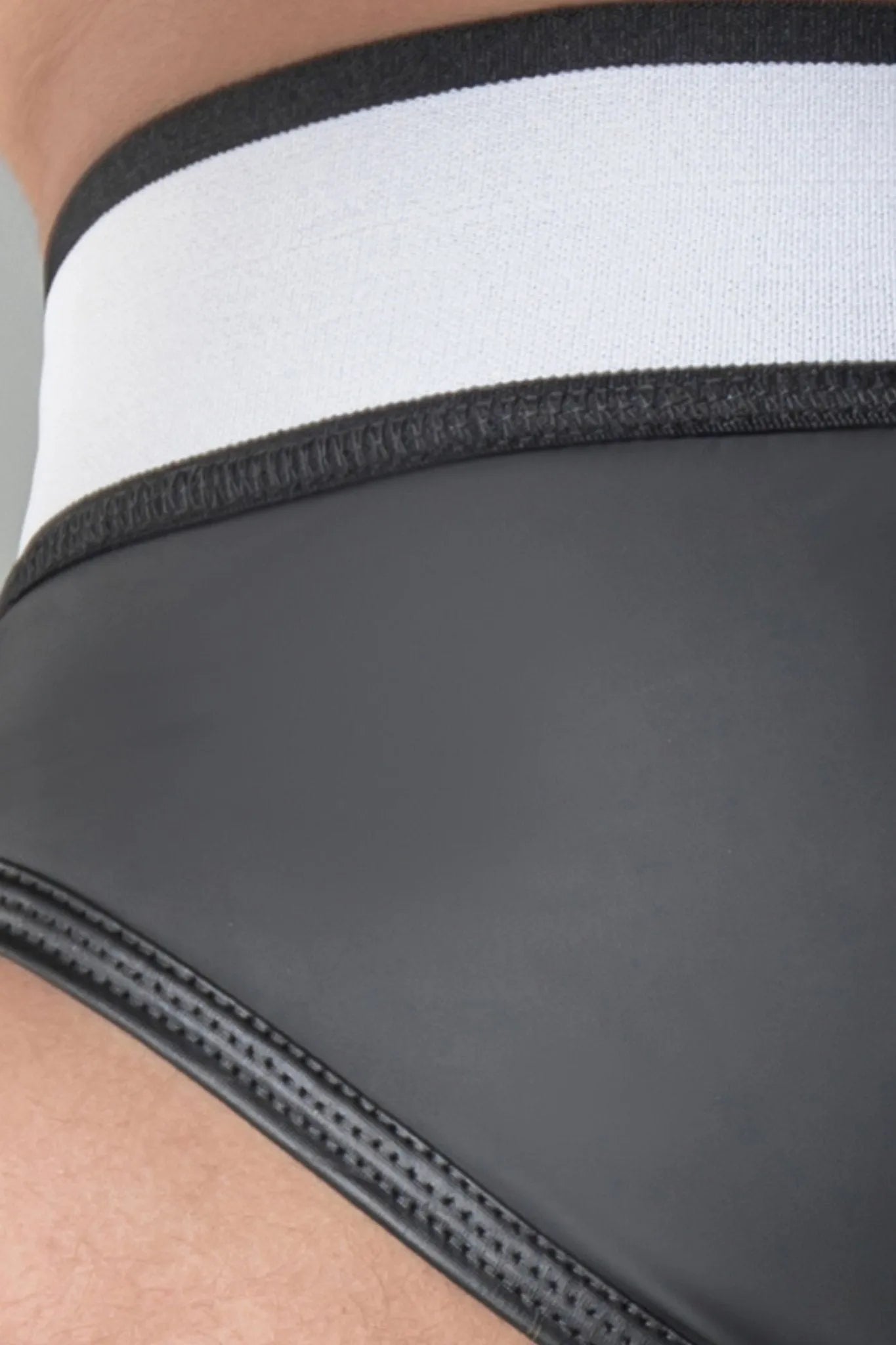 Armored. Rubber look Briefs. Detachable pouch. Open rear. Black - Maskulo - MBR107-Y1 - Maskulo EU Global Online Store